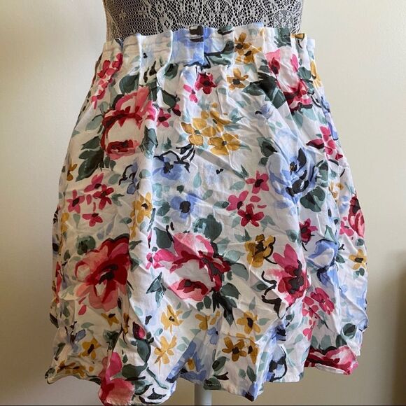 Old Navy - white floral pattern mini skirt - Picture 5 of 7